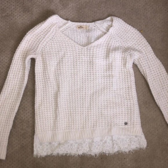 White sweater with lacy detail at the bottom - Picture 1 of 1